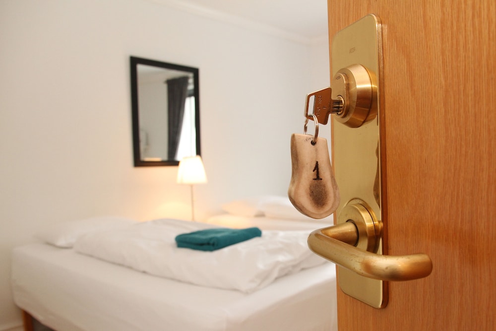 Twin Room, Shared Bathroom photo 1
