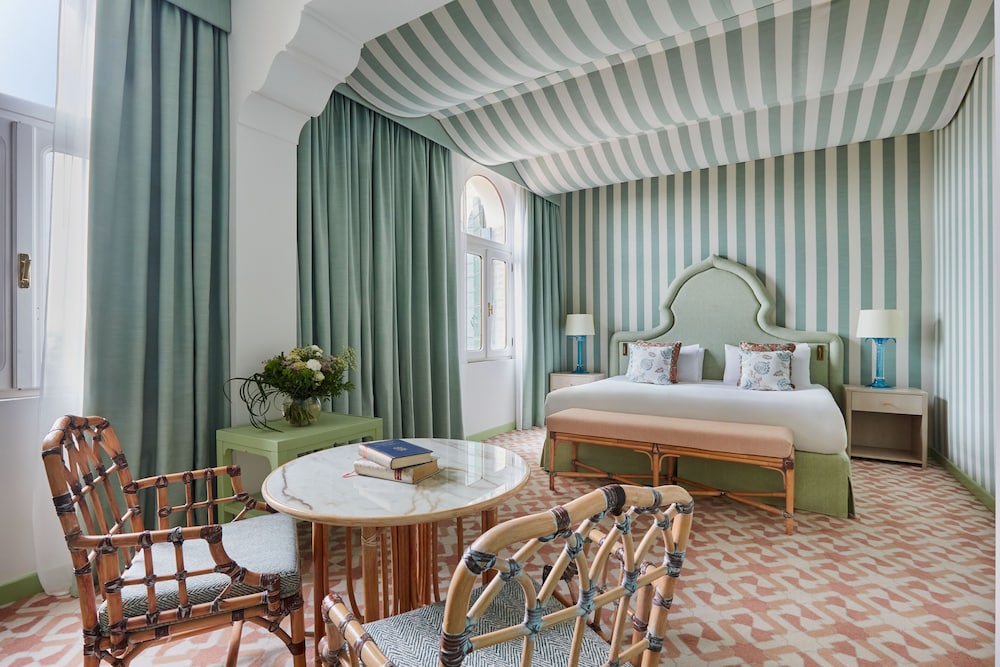 Grand Room (Premium Deluxe)