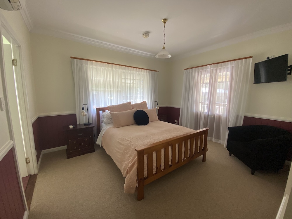 Executive Queen Suite photo 2