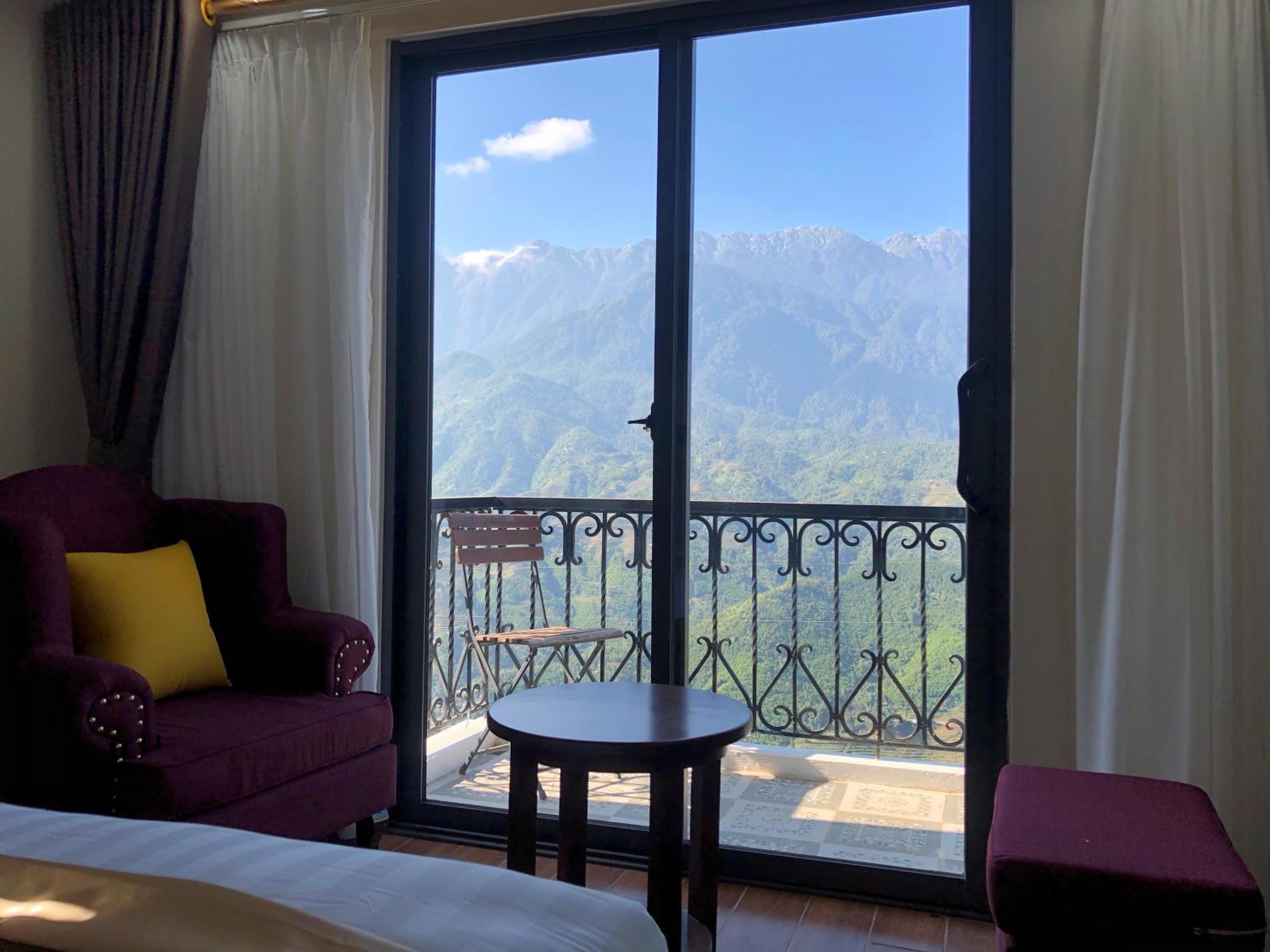Deluxe Double Room with Balcony - Photo 3