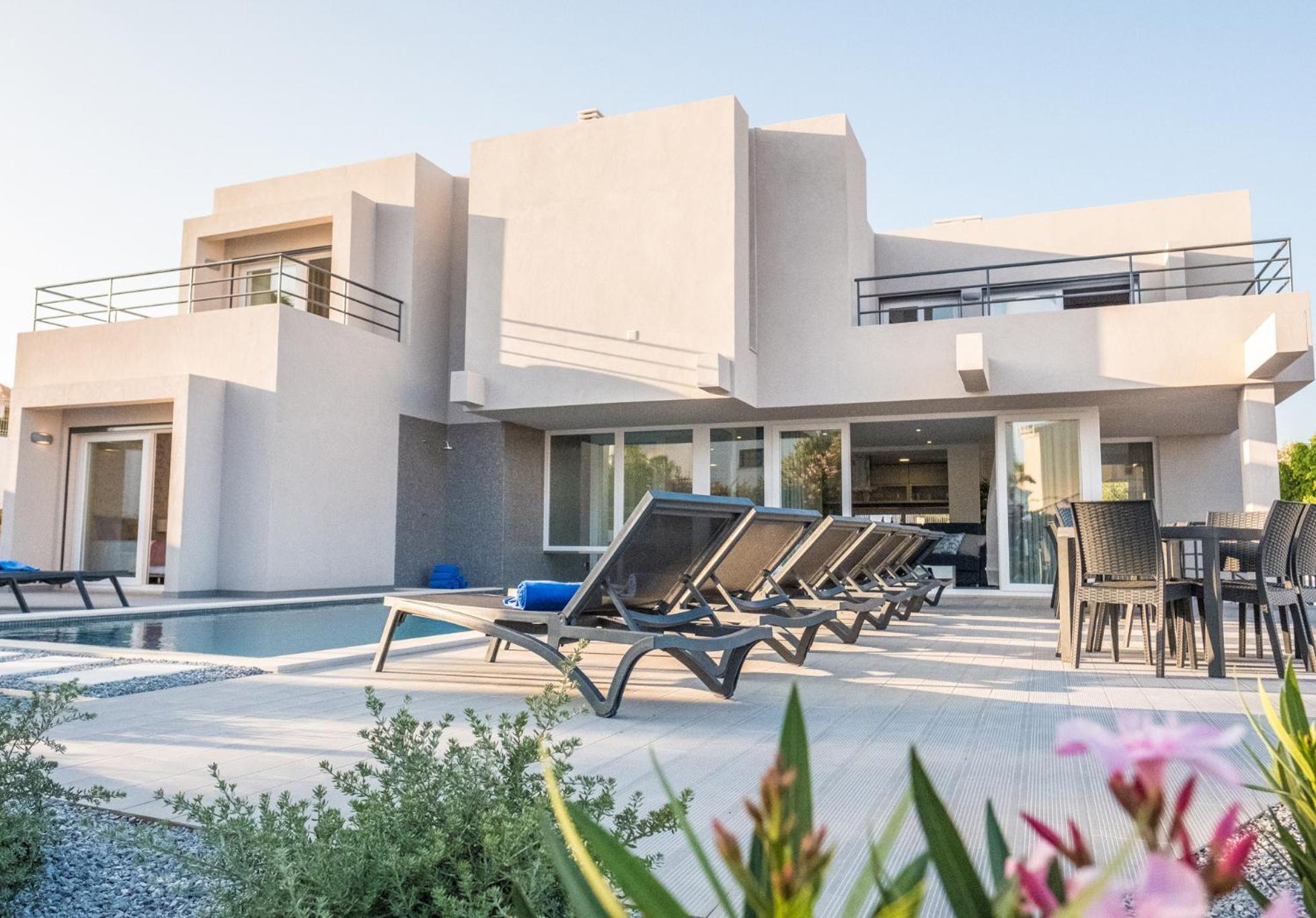 Premium Villa with Private Pool photo 2