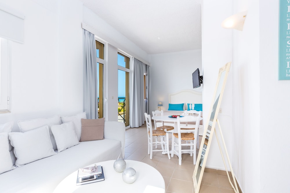 Residence with Sea View photo 2