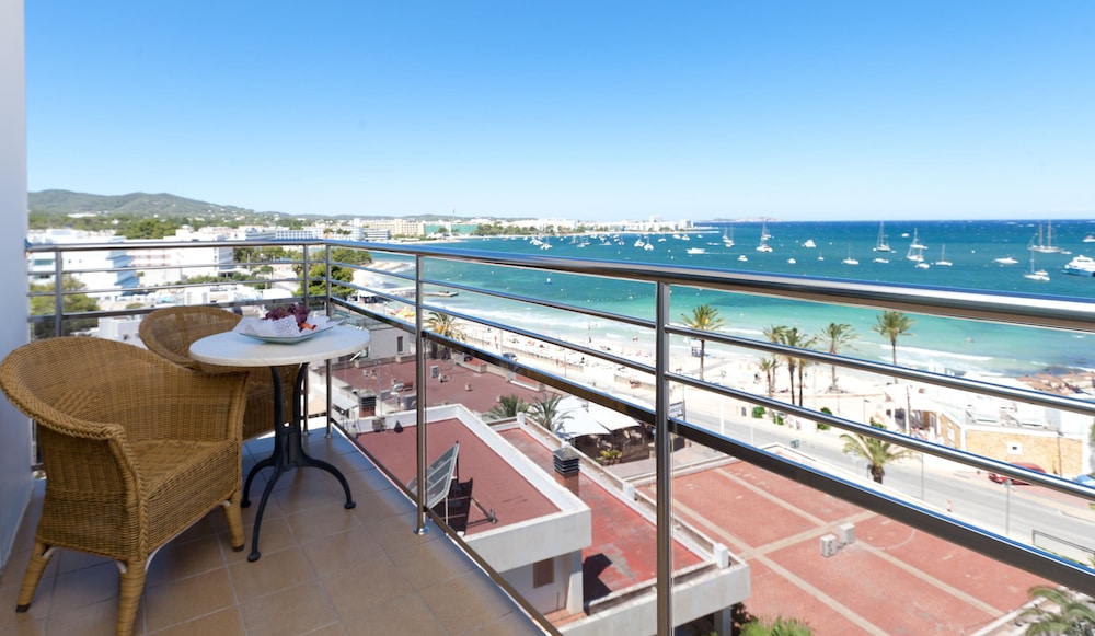 Suite, Balcony, Sea View - Photo 4