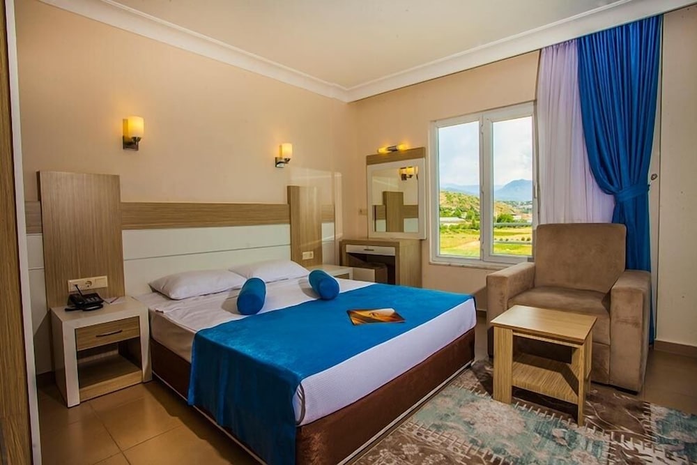 Standard Triple Room, Sea View photo 3