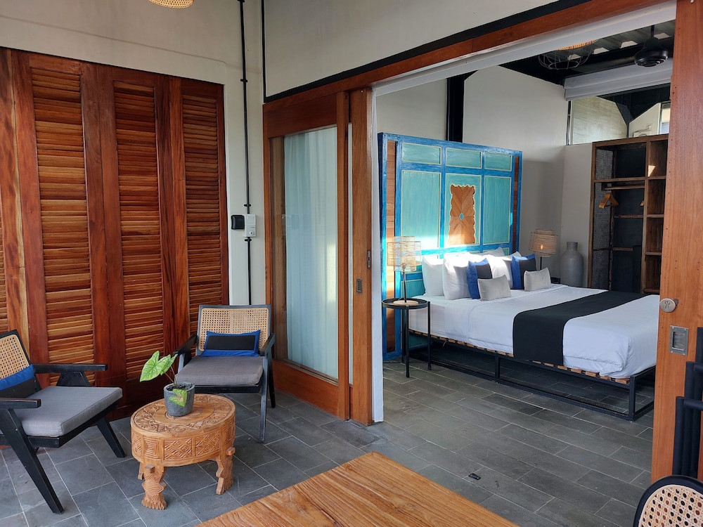 Superior Double or Twin Room, 1 King Bed, Terrace, Pool View photo 2