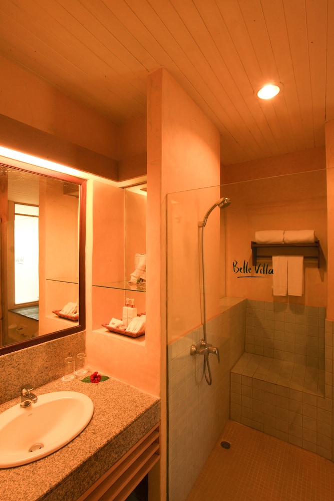 Deluxe Room - Photo 6