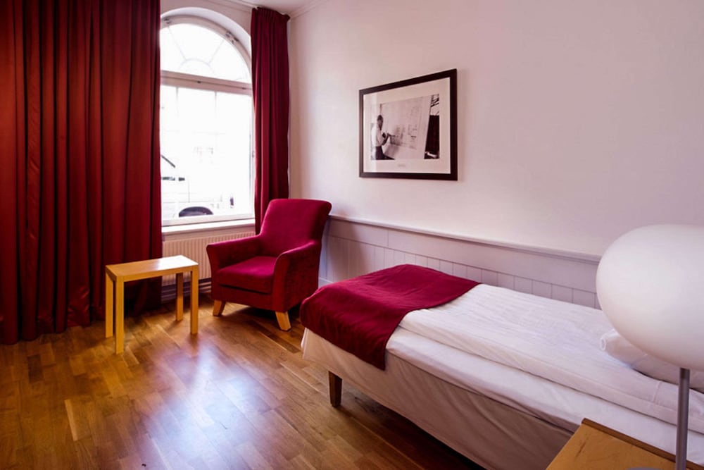 Single Room (Compact)