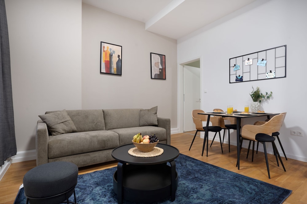Deluxe Apartment, 1 Queen Bed with Sofa bed