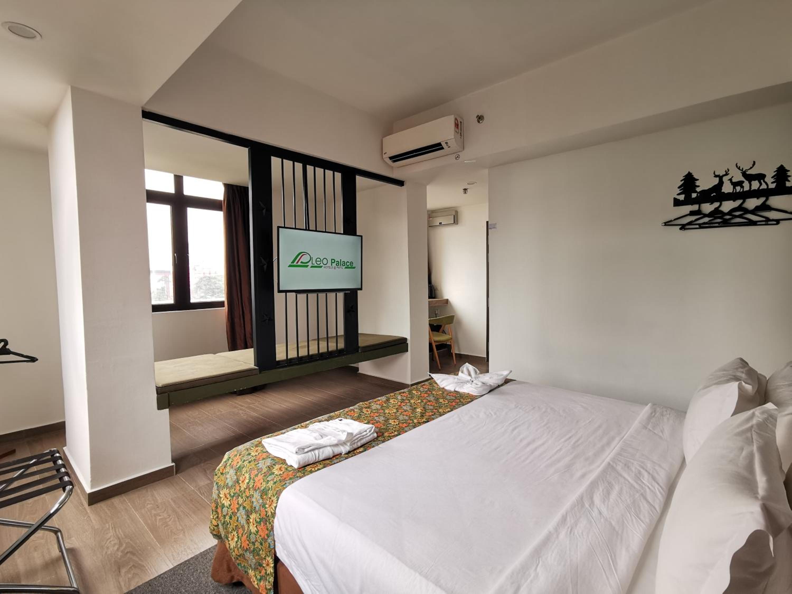Deluxe Double Room photo 2
