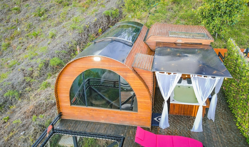 Deluxe Cabin, 1 Queen Bed, Non Smoking, Lake View photo 2