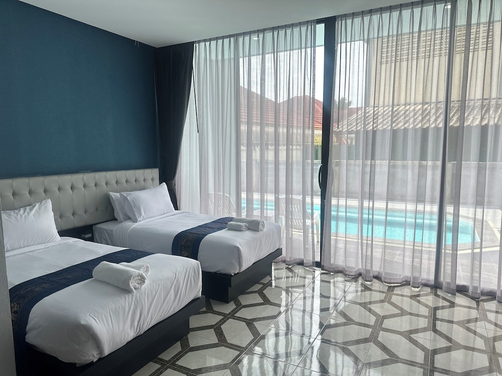 Deluxe Room, Multiple Beds, Private Pool photo 2