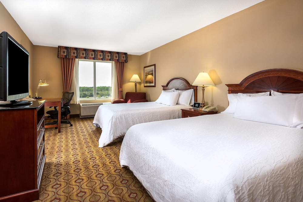Room, 2 Queen Beds, Accessible, Bathtub photo 3