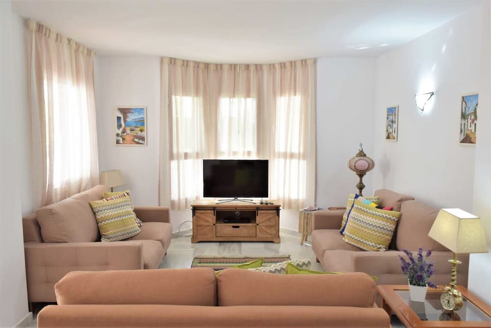 3 Bed Excellent and Quiet Location F-4, Billede 6