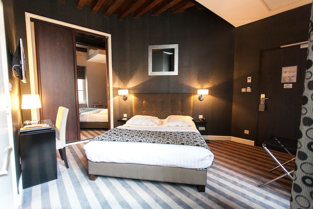 Executive Room - Photo 3