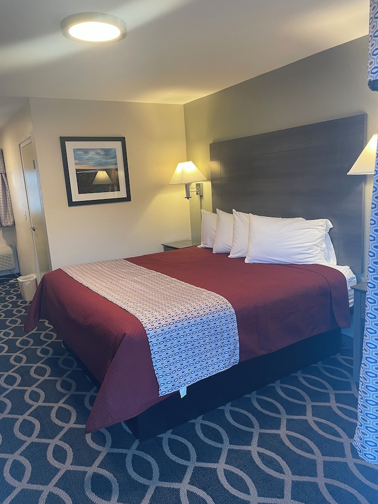 Deluxe Single Room, 1 King Bed - Photo 1