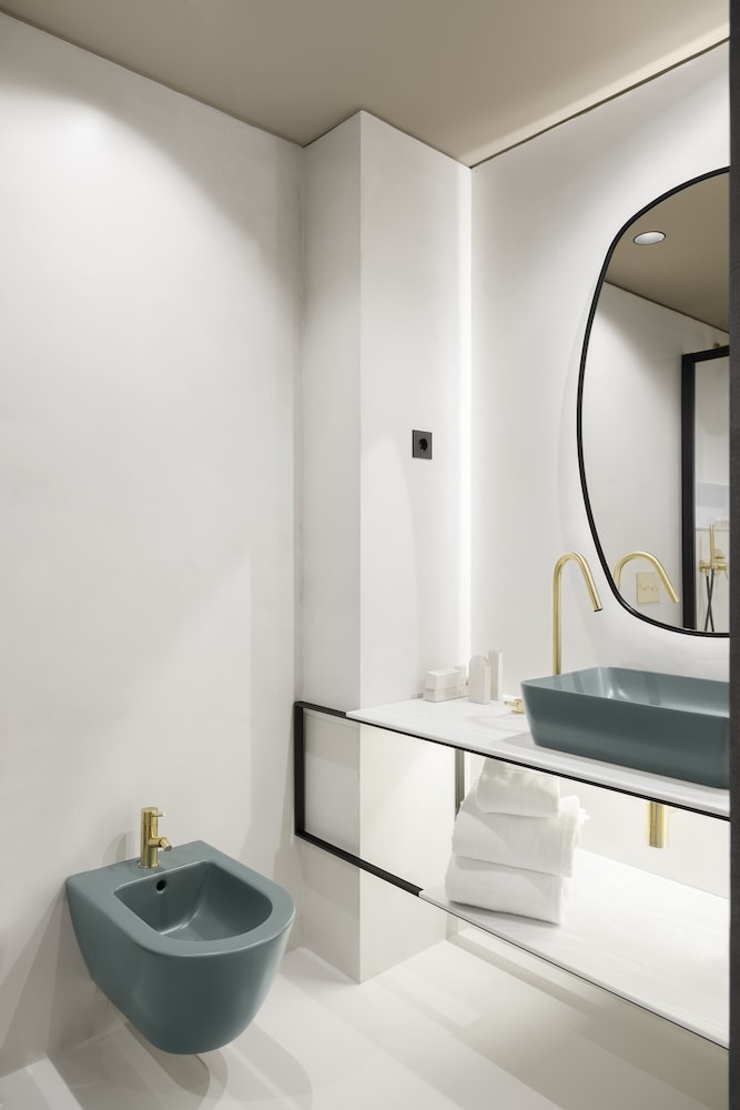 Executive Twin Room - Photo 6