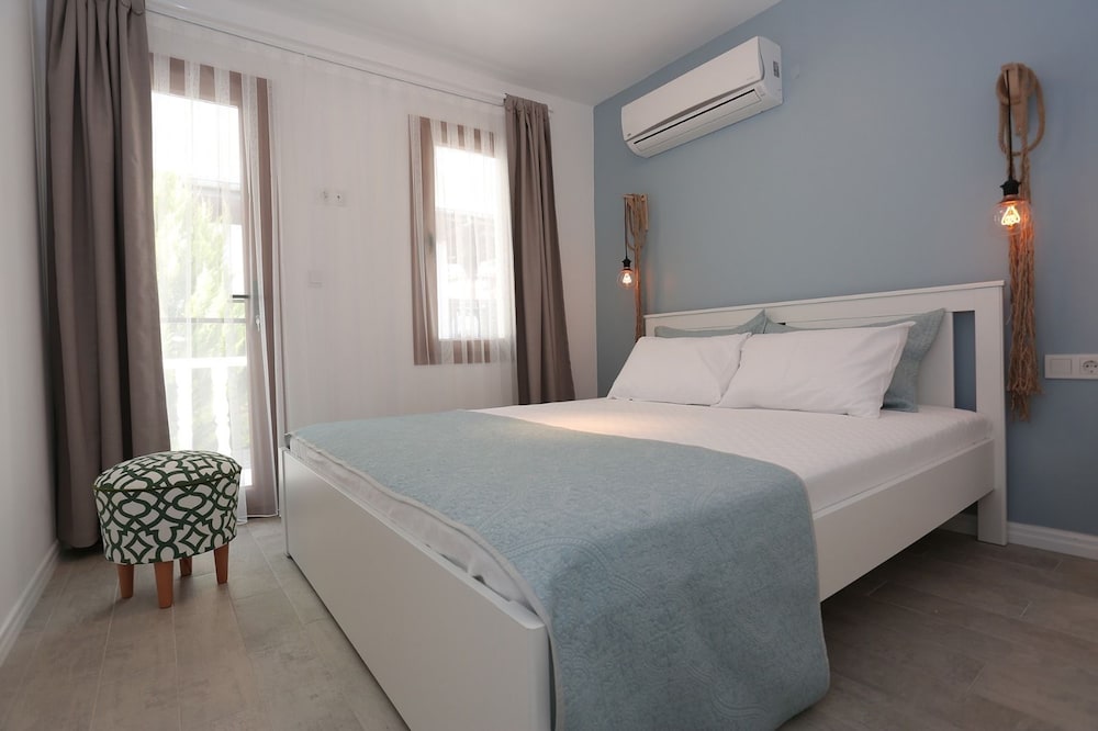 Design Duplex, 2 Bedrooms, Terrace, Beachside photo 1
