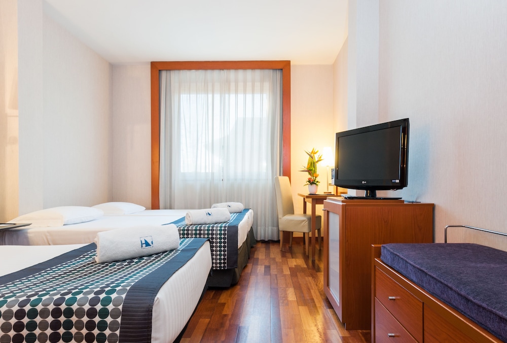 Standard Triple Room (Parking Exterior Incluido) photo 2