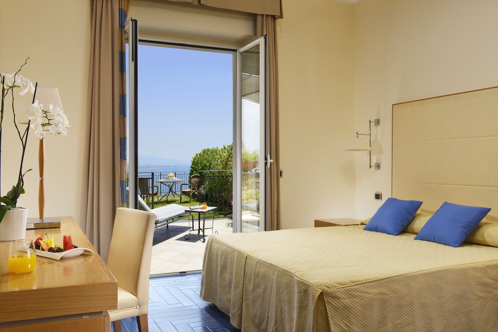 Deluxe Double Room, Terrace, Sea View - Photo 3