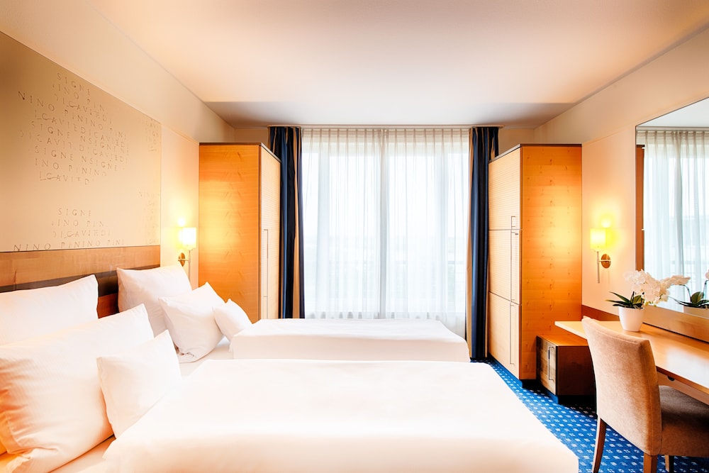 Superior Suite, City View