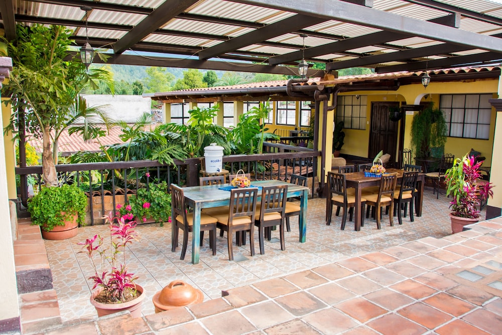 Standard Double Room, 1 Double Bed, Private Bathroom, Courtyard Area photo 3