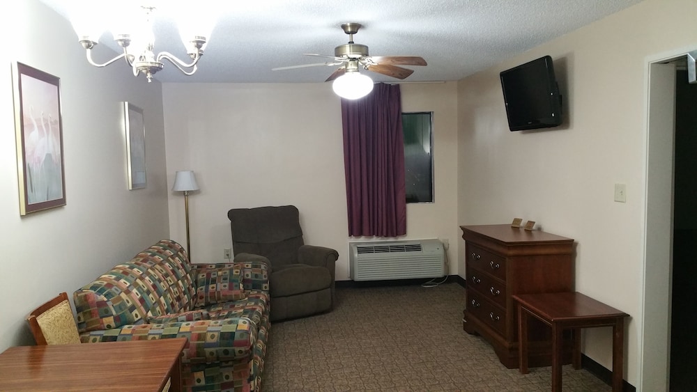 Premium Suite, 1 Queen Bed with Sofa bed photo 1