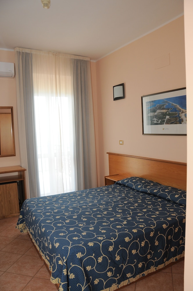 Superior Double or Twin Room, Beach View