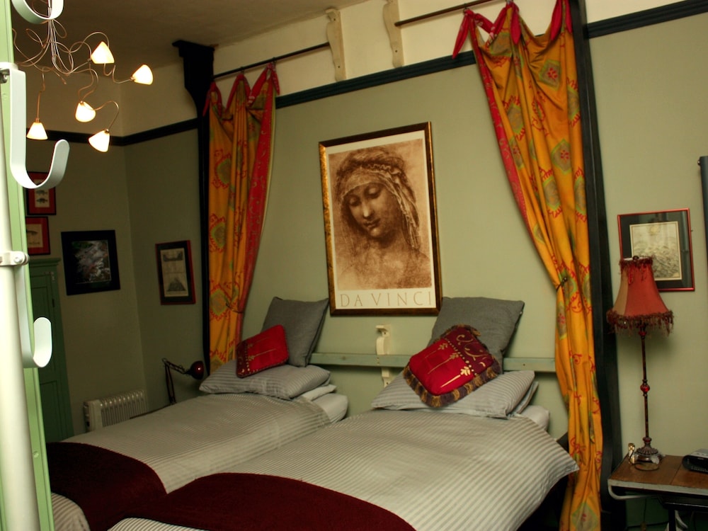 Classic Double or Twin Room (Grey Room) photo 1
