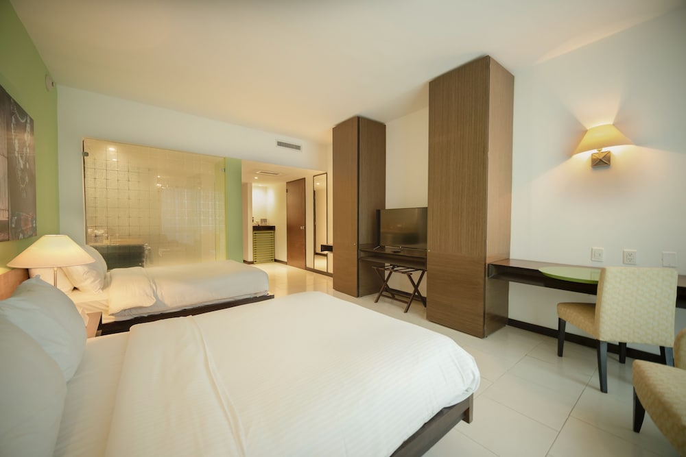Deluxe Double Room, 2 Double Beds - Photo 5