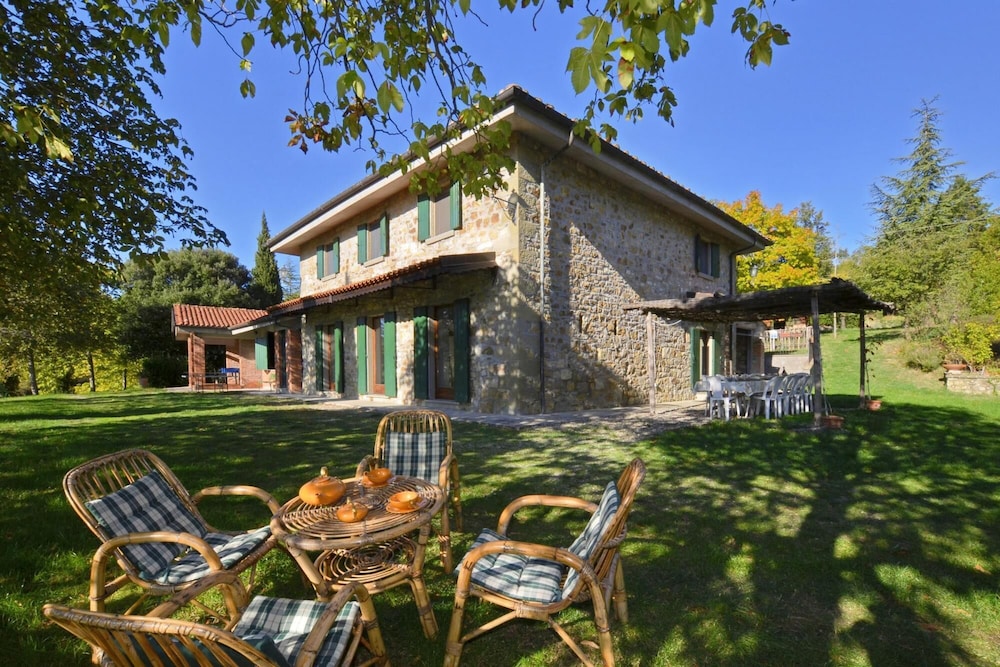 Villa, Smoking photo 2