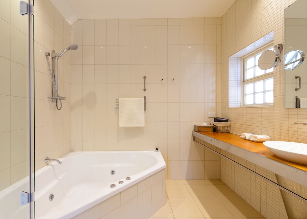 Waterfront Terrace Spa Suite (King) photo 2