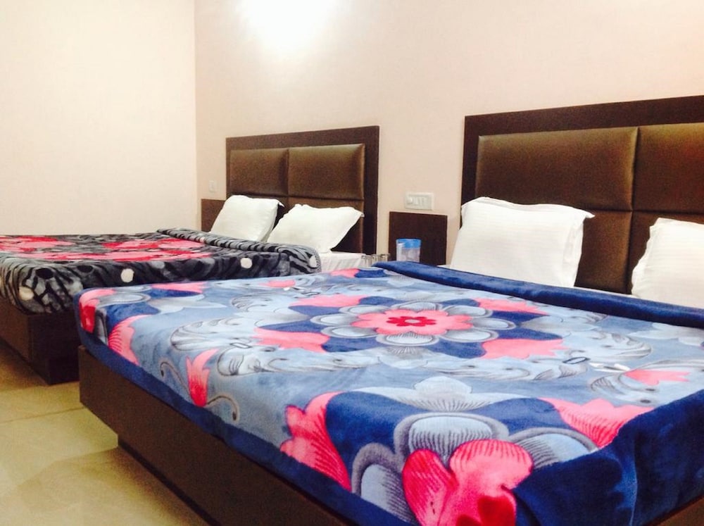 Quadruple Room, 2 Double Beds, Non Smoking photo 2