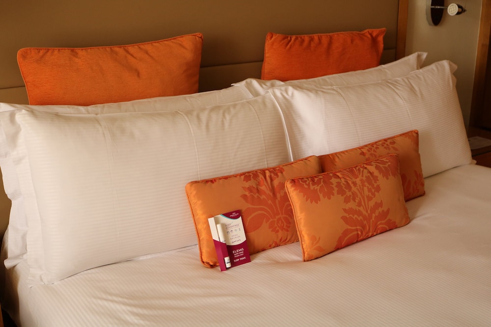 Standard Room, 1 King Bed, Balcony, Pool View - Photo 31