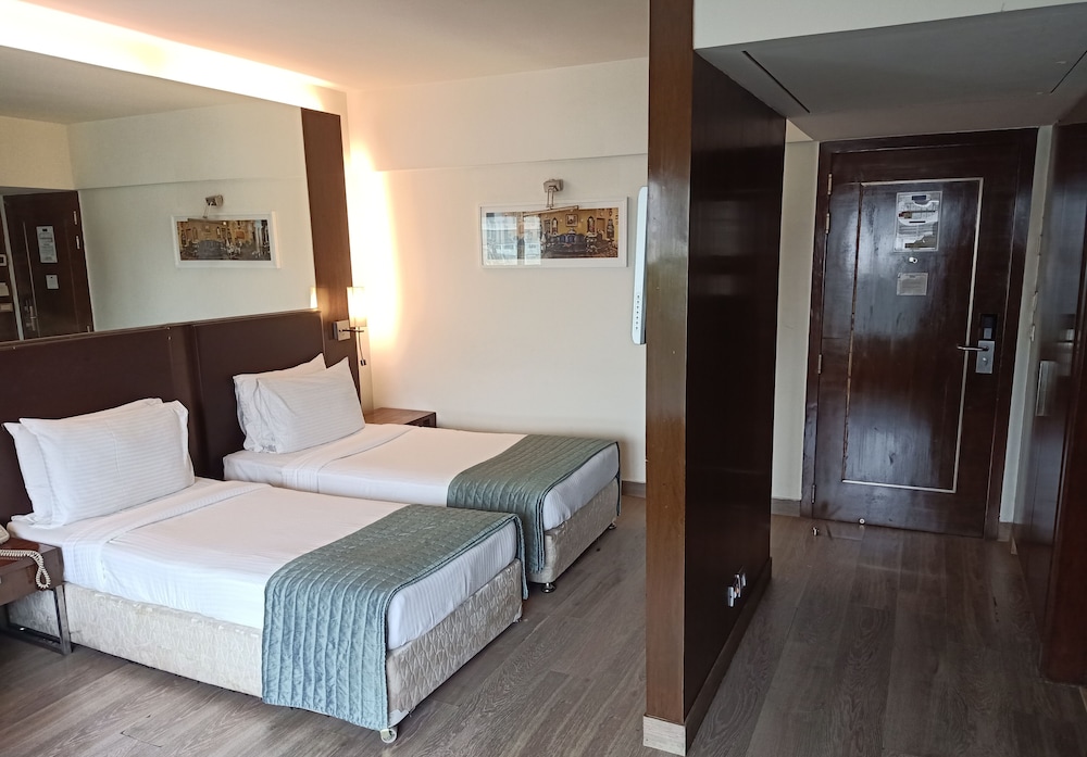 Executive Twin Bed - Photo 1