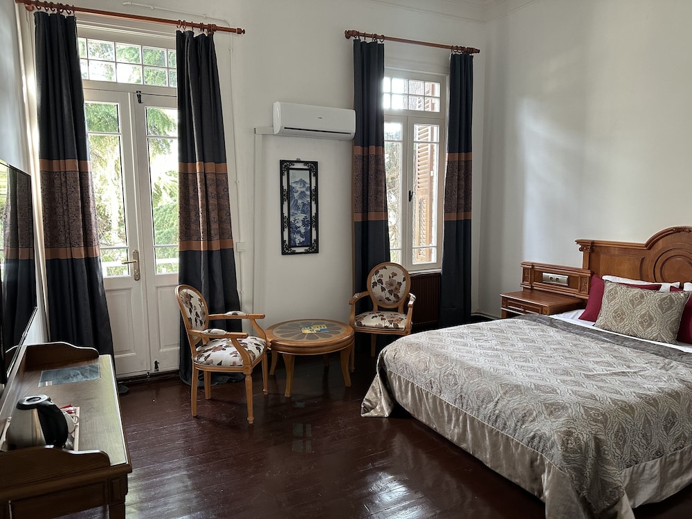 Basic Room, Balcony