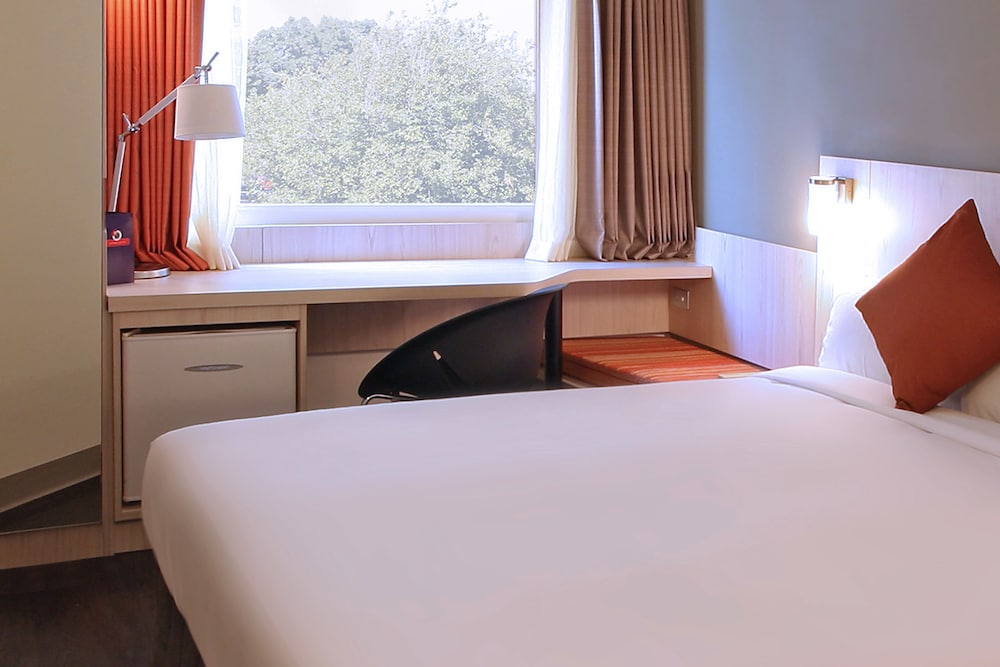 Standard Room, 1 King Bed - Photo 2