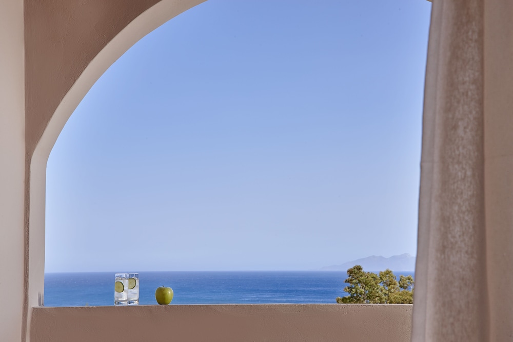 Superior Room, Sea View - Photo 7