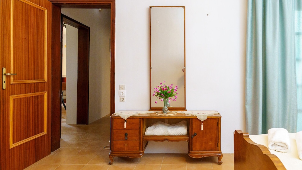 Traditional House photo 1
