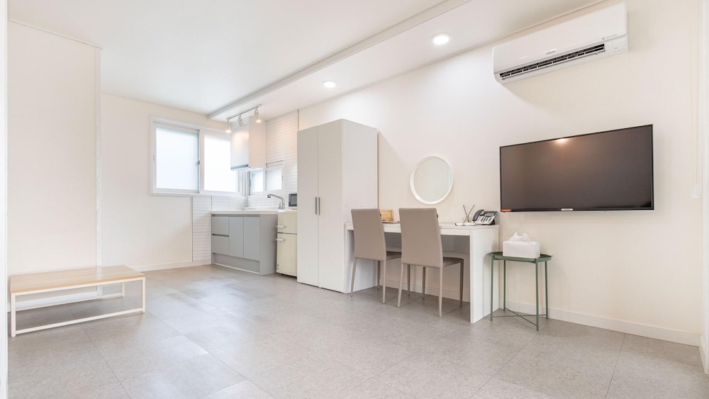 Basic Room, 1 Bedroom (Premier ondol(random2)) - Photo 1