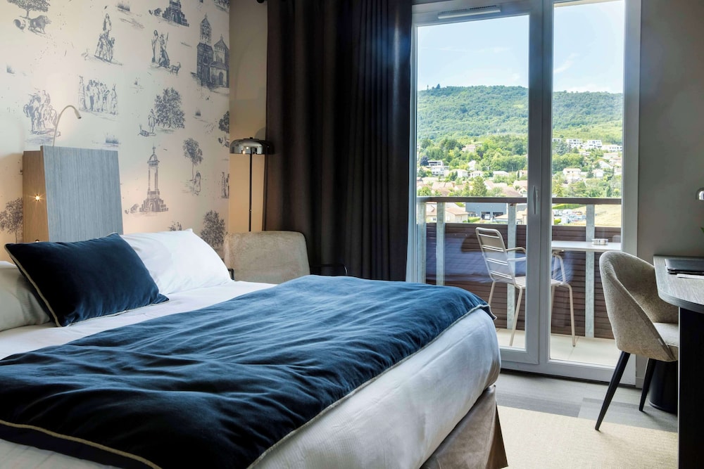 Standard Room, 1 Queen Bed - Photo 1