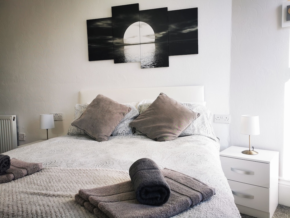 Classic Double Room, Ensuite, Sea View (Double with Sea View) photo 3