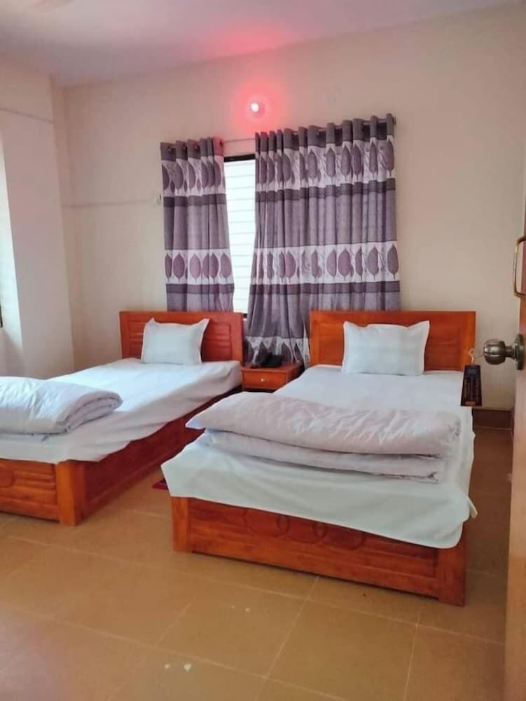 Deluxe Twin Room, Balcony, City View photo 2
