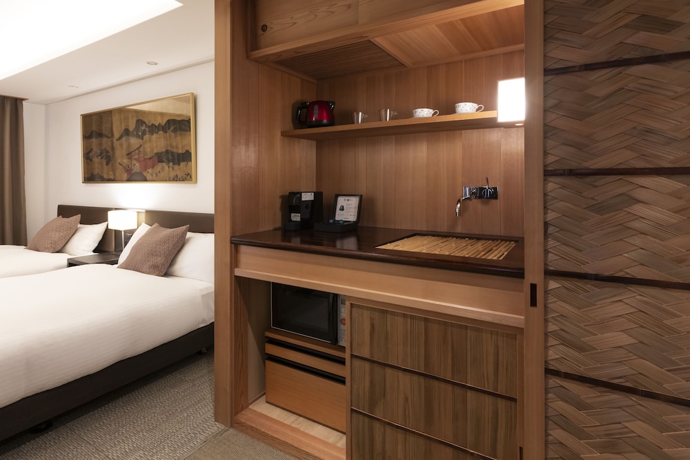 Premium Twin Room - Photo 7