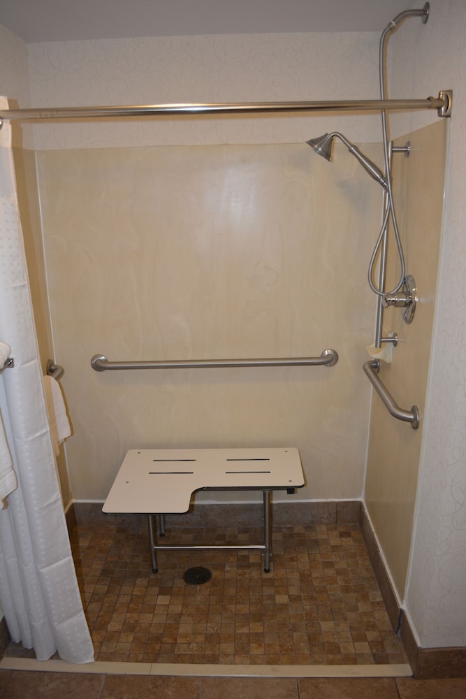 Standard Room, 1 King Bed, Accessible (Mobility) - Photo 4