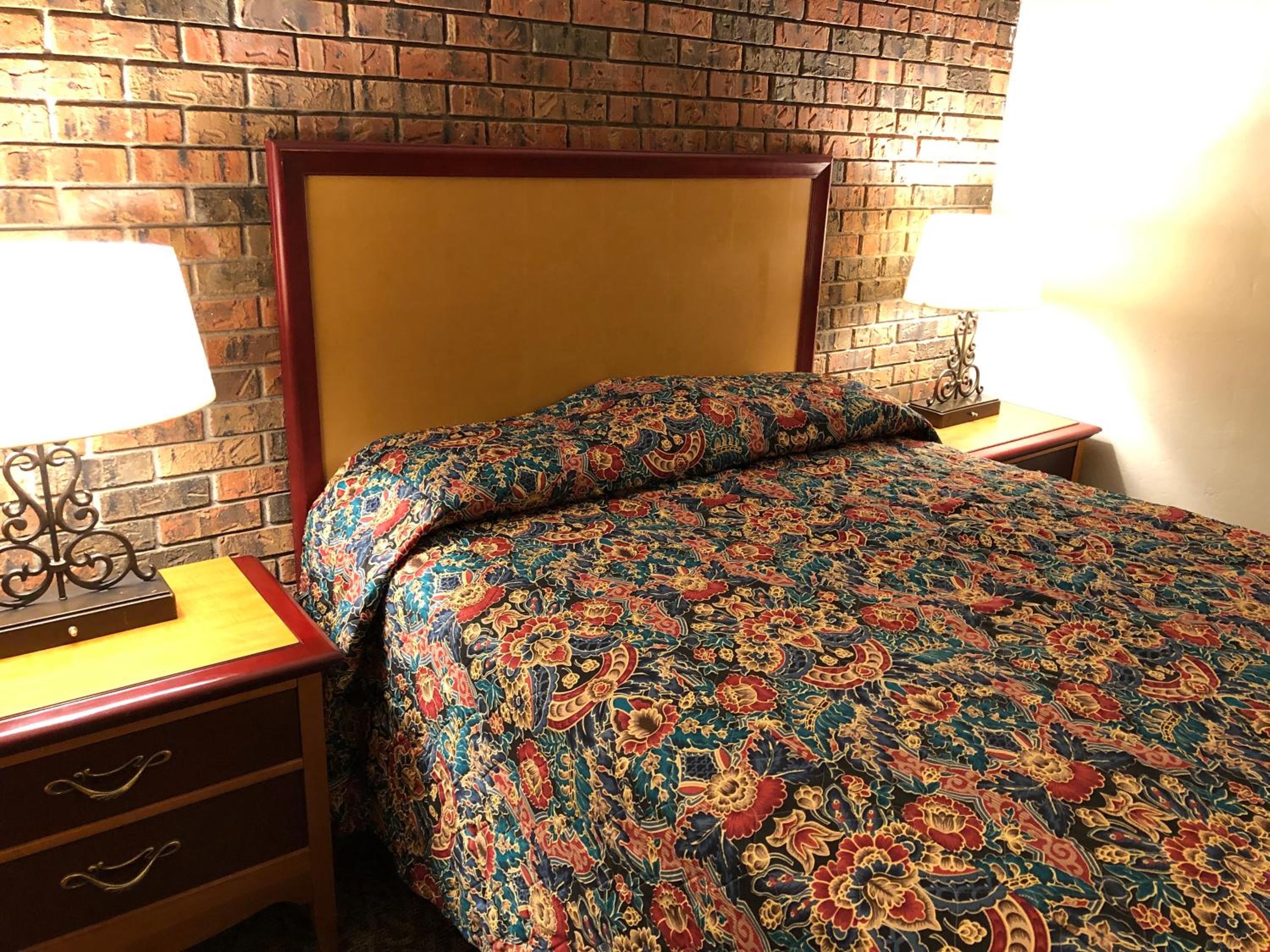 Queen Room photo 3