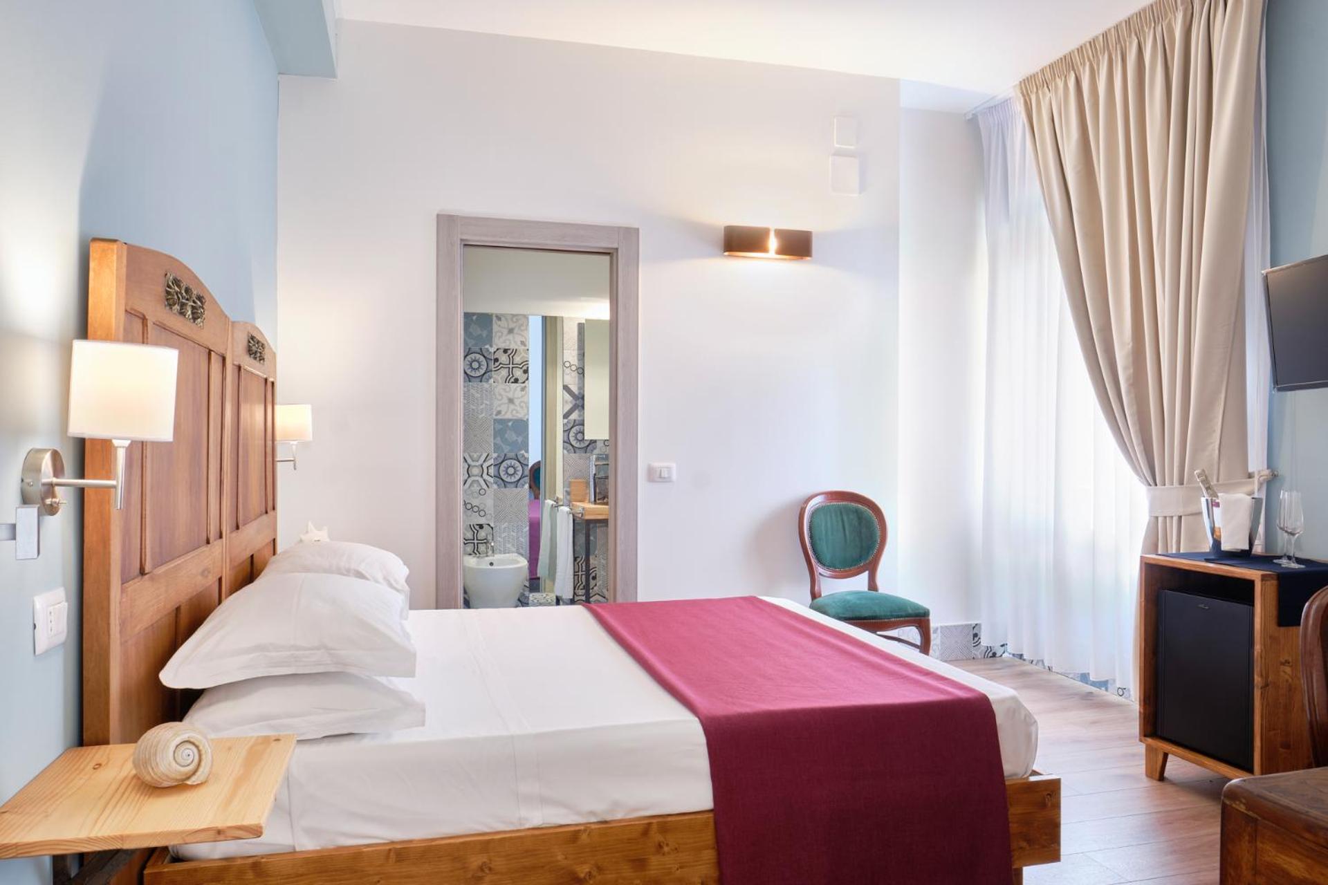 Deluxe Double Room - Photo 1