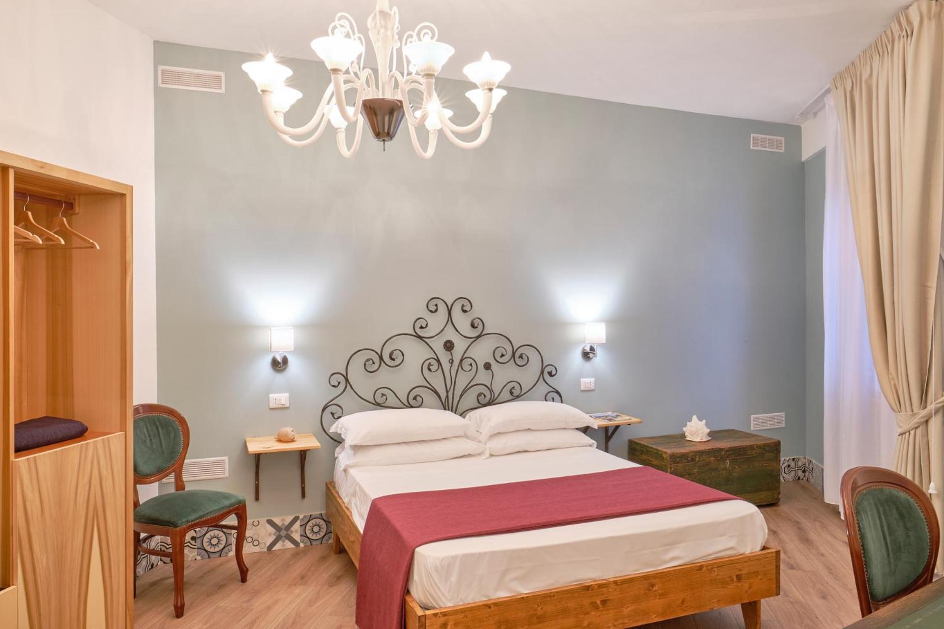 Deluxe Double Room - Photo 7