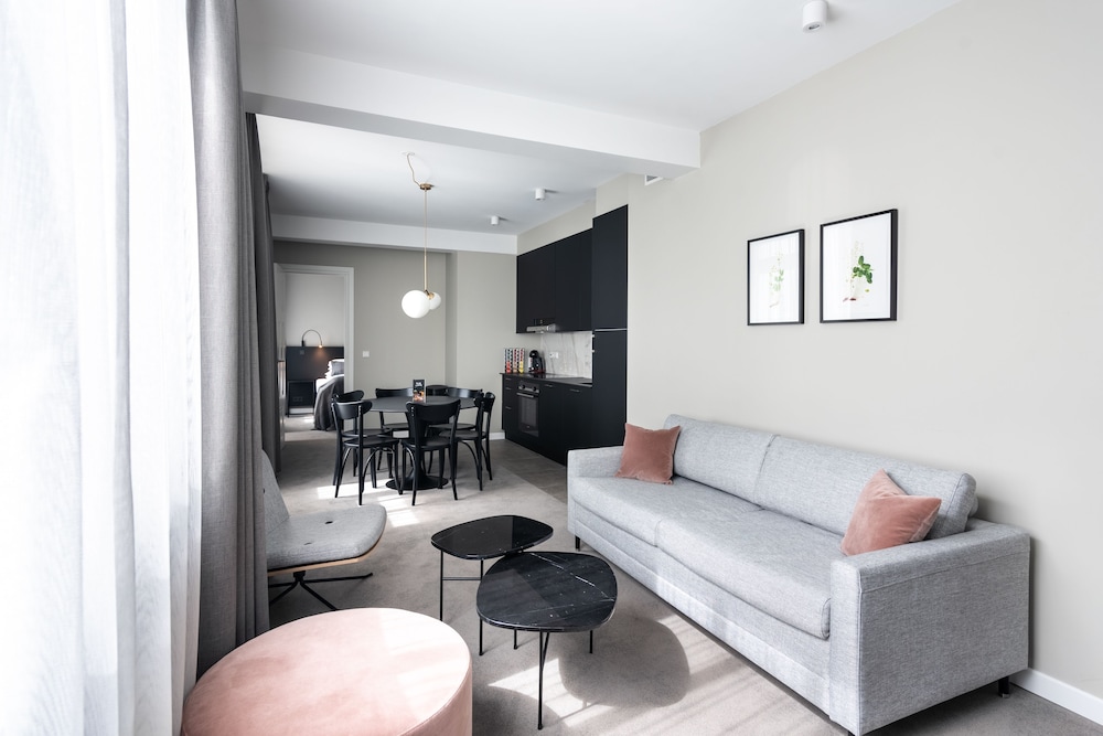 Apartment, 2 Bedrooms, 2 Bathrooms - Photo 1