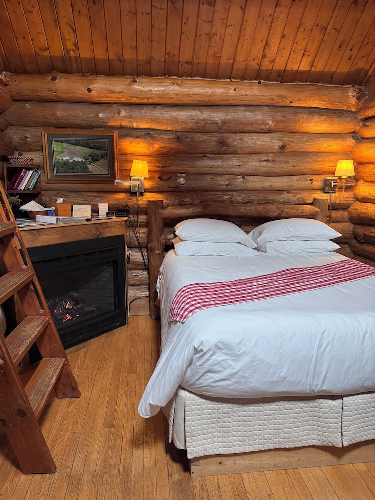 Signature Cabin, 1 Bedroom, Garden View photo 2