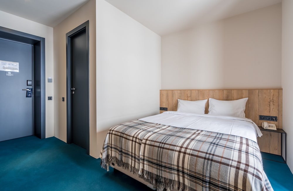 Standard Double or Twin Room photo 1